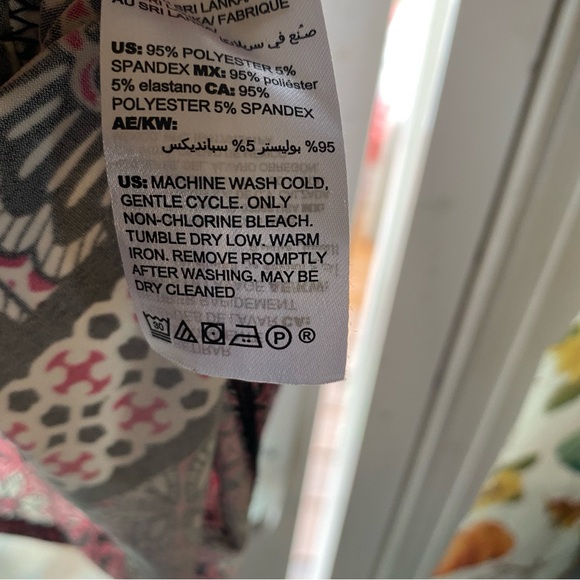 CHICOS SZ 1 (8-10) BOHO Beautiful paisley pinks,burgundy, black & white - Picture 4 of 12